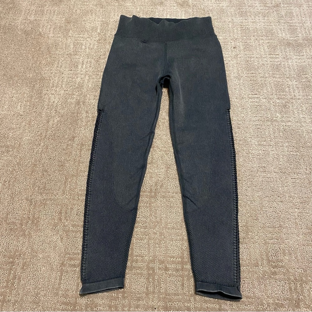 {OFFLINE by Aerie} Ribbed High Rise 7/8 Seamless Side Braided Leggings ~ Size M